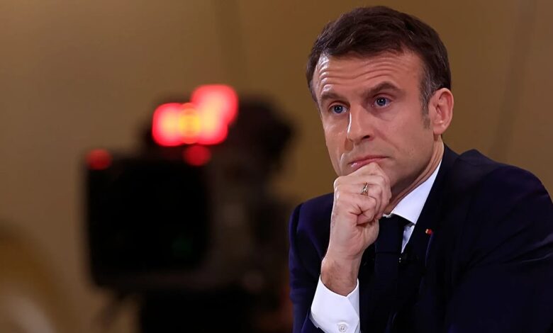 Macron’un Popülaritesi 2017’den Bu Yana En Düşük Seviyeye Geriledi: Nedenler ve Gelecek Öngörüleri