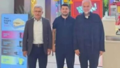 Fon Skandalının Gölgesinde Dönerci Açılışı: Paylaşılan Fotoğraf Ardından Hızlı Silme