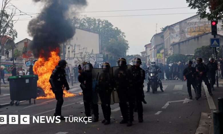 Fransa'da Öğrenci Protestoları Sürüyor: Okullar Kısmen veya Tamamen Kapatılıyor