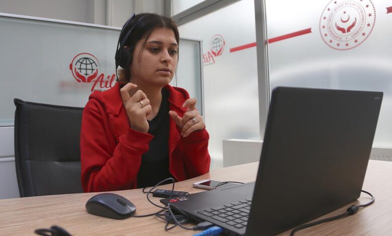 AİLEM: 335 Bin Kişiye Engelsiz İletişim, Sesli Dünya Açıldı
