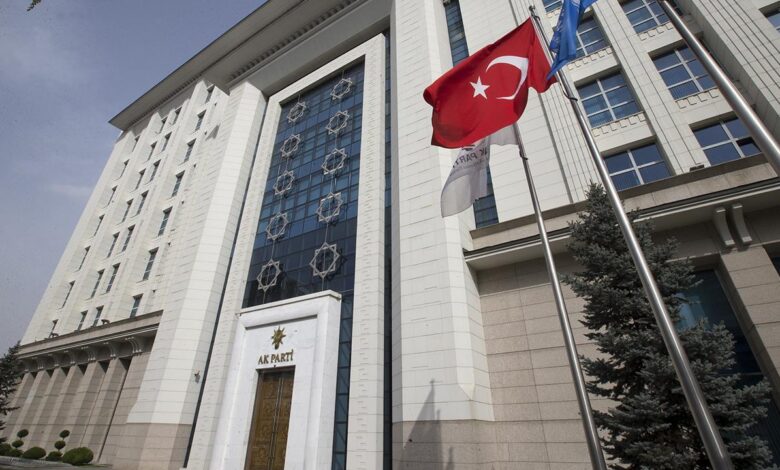 İzmir Büyükşehir Belediye Başkanı Cemil Tugay AK Parti'ye Katılıyor