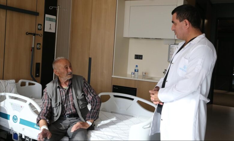 Akalazya Çaresizliğinde 5,5 Yılın Ardından Normal Beslenmeye Dönüş