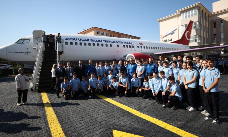 Astronotlar Antalya’da Öğrencilerle Buluştu: Uzay Merakı Canlandı