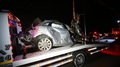 Çanakkale’de Şiddetli Trafik Kazası: Aydınlatma Direğine Çarpan Otomobilde 2 Ölü