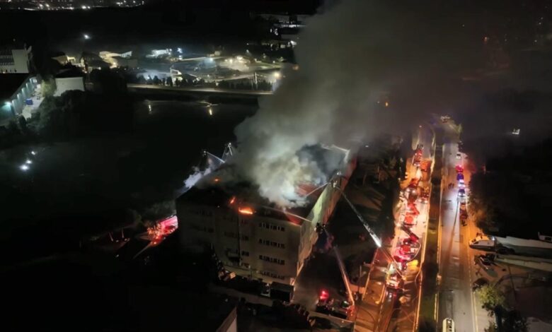 Tuzla Ayakkabı Fabrikasında Çatı Katında Şiddetli Yangın: Nedenleri ve Sonrası