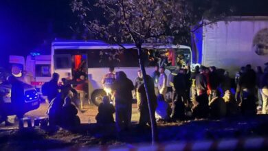 Isparta’da Çekici ve Minibüs Çarpışması: 17 Yara Gözlemlendi