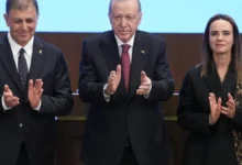 İzmir Belediye Başkanı Cemil Tugay'ın AKP Katılımında Öznur Tugay'ın Sahneye Çıkışı
