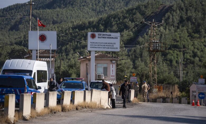 Manisa Soma’da Maden Ocağında Göçük: 5 Madencinin Cenazesi Üzerine