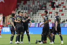 Trabzonspor Onvo Antalyaspor'u 2-0 Yendi: Maç Sonrası Derinlemesine Değerlendirme