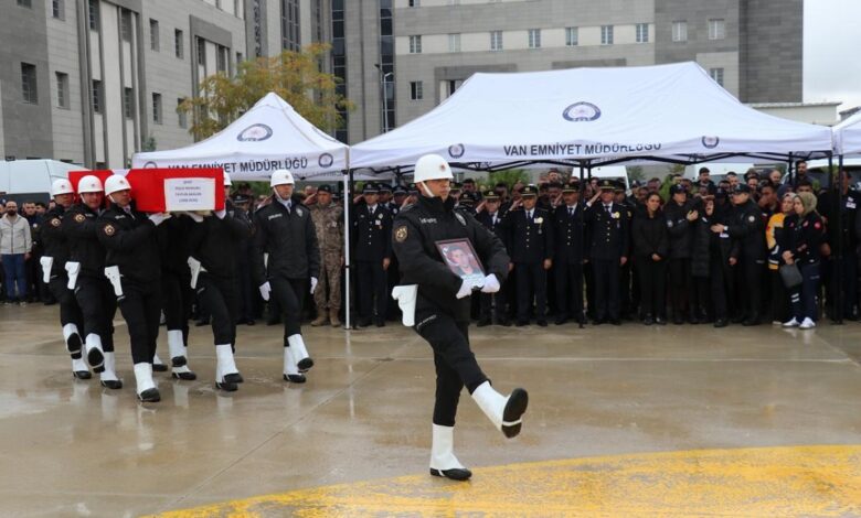 Van’da Trafik Kazasında Şehit Olan Polis Memuru Tayfun Akalan’a Veda