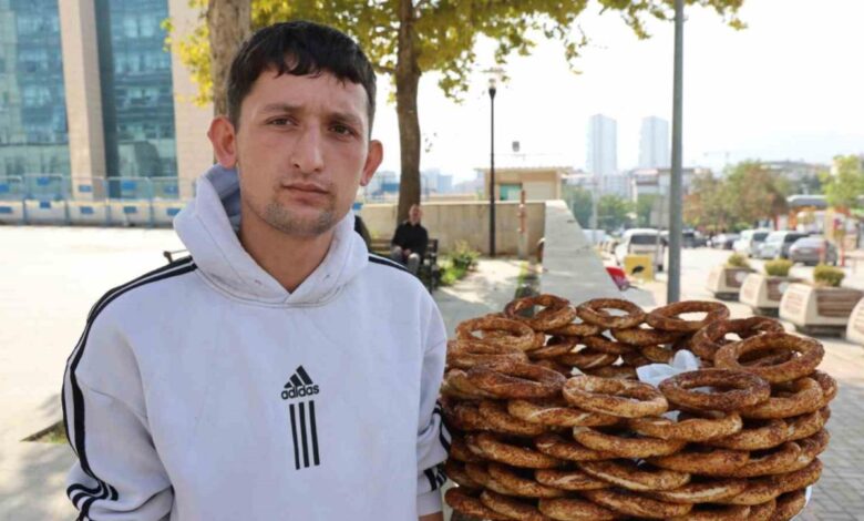 Elazığ’da Simit Tezgahına Not Bırakıp KPSS’ye Girdi: Ücreti Fazlasıyla İçerisine Bırakmışlardı