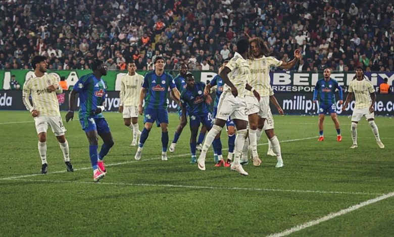 Fenerbahçe'nin 3-0 Zaferi Öncesi Faul Tartışması: Gerçek Mi, Yalan mı?