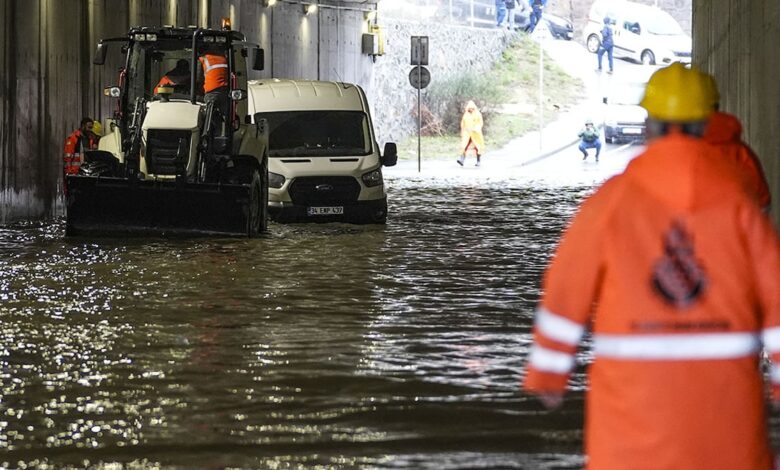 İstanbul’da Fırtına Uyarısı: Çalışanlar İçin Saat Verildi