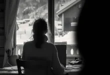 Yalnızlıkta İzlenme Hissi: Beynin Radarı Nasıl Çalışır?